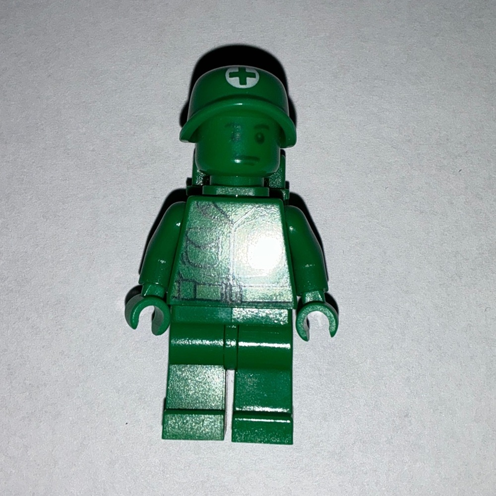Lego Green Army Man - Medic with Backpack 7595 Toy Story Minifigure